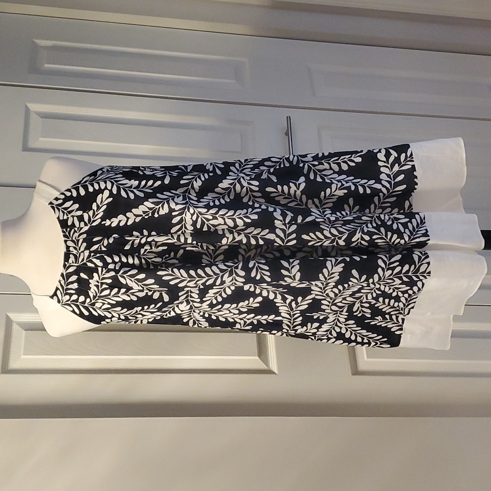 Black and white floral dress - Picture 1 of 8